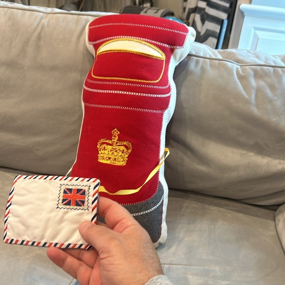 Blissliving Home Accent Pillow - British Post Bid -Red - Picture 2 of 3